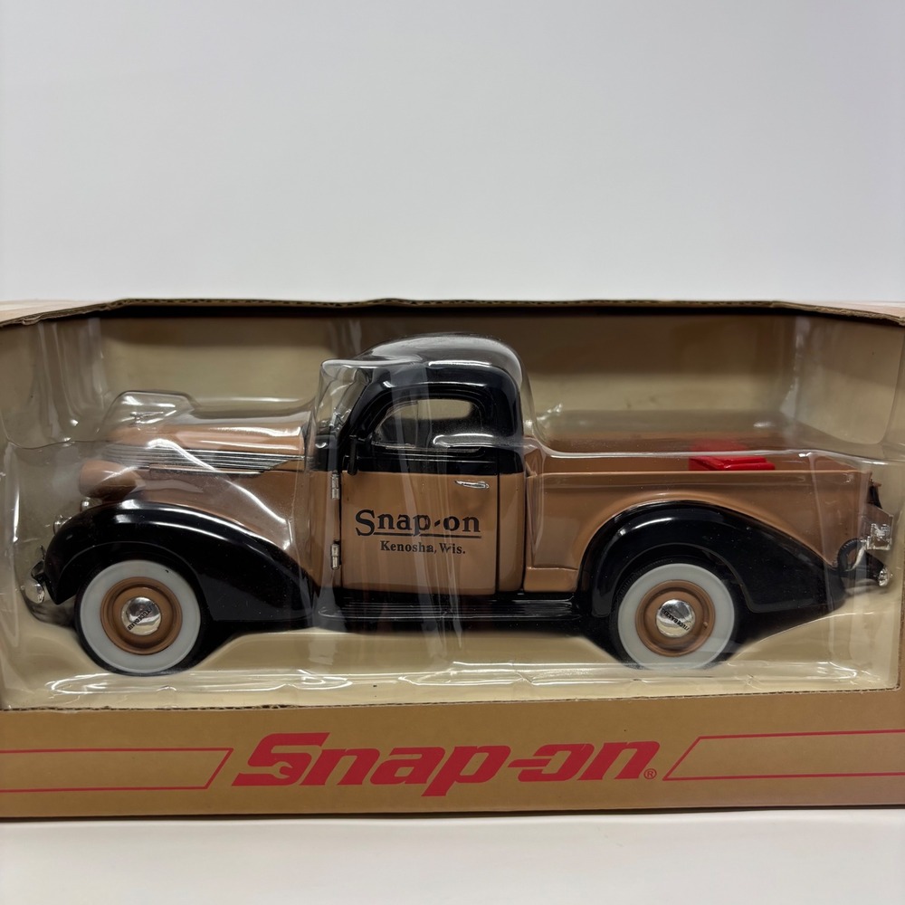 Snap-on Tools 1937 Studebaker Pickup Truck Crown Jewels Collection 1:24 Diecast